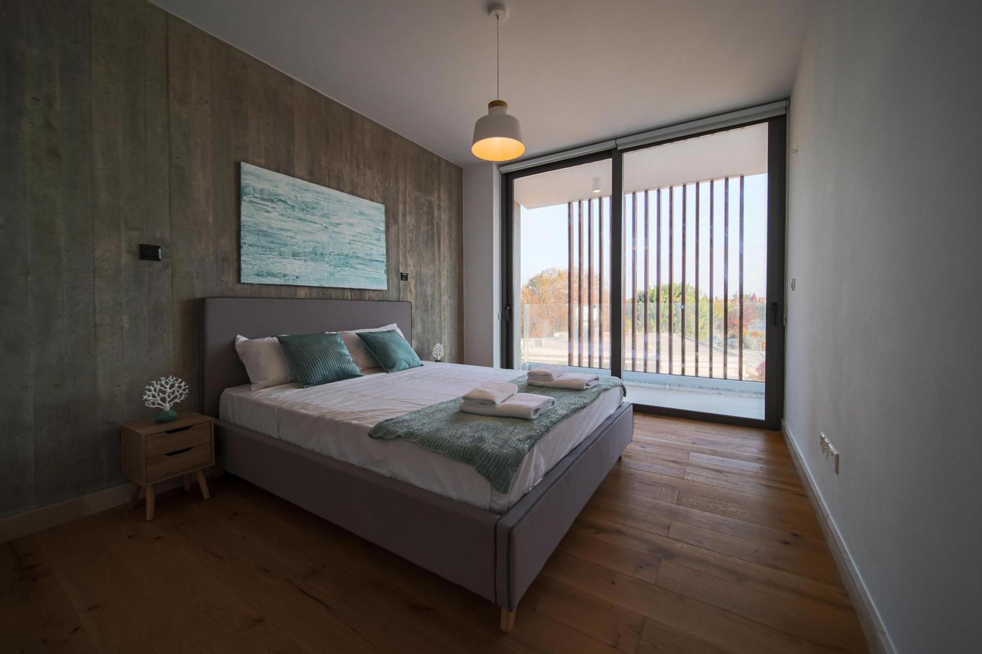 Avenue 102 1 Bed Apartment Пафос Екстериор снимка